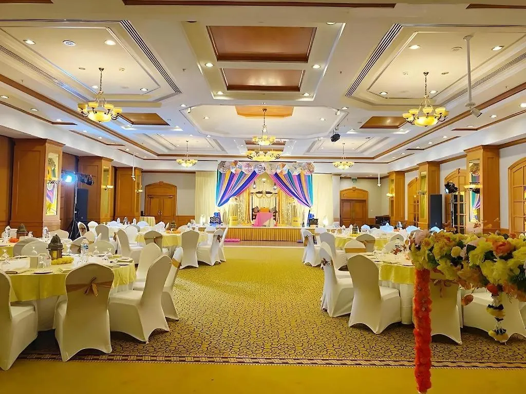 Knight Castle Hotel Dubai 5*,